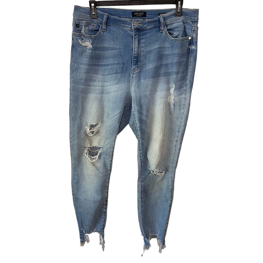 Judy Blue Cropped Fit Distressed Light Wash Jeans JB8295LT Size 1XL